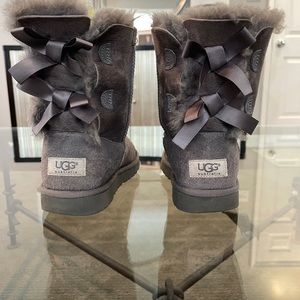 UGG Grey Girls Bailey Boots with Ribbon Ties Size 3